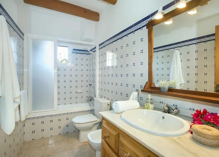 Owl La Font - Relax With A Big Pool Villa *